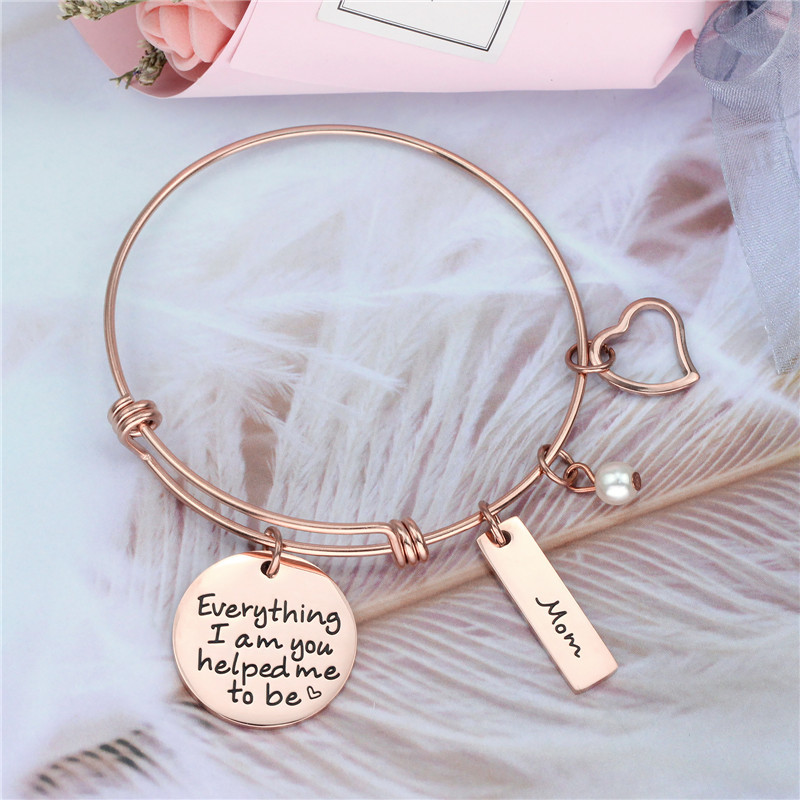Adjustable Stainless Steel Charm Bangle Bracelet With Heart Pearl Mom Engraved Disc Everything I Am You Helped Me To Be For Mother's Day Gift Women Sentimental Jewelry