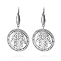 Pendientes de acero de titanio plateado con mano de fátima de cristal y fondo blanco - Color Acero