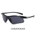 Gafas de sol deportivas con montura negra y lentes grises de diseño envolvente - Montura Negra Lentes Gris Negro