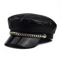 Cappello da marinaio nero in pelle PU da donna con catena dorata e visiera lucida - M / Nero