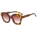 Retro oversized cat-eye sunglasses with tortoiseshell frame and gradient brown lenses - Tea Tortoise Frame Gradient Tea Lens