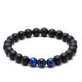 Elastisches Perlenarmband mit matten schwarzen Lavasteinen und blauen Tigerauge-Perlen - Blaues Tigerauge Matte Black Stil (1)