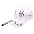 Cappellino da baseball bianco con stelle graffiti nere e cinturino laterale lungo - Regolabile / Bianco