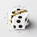 Kleine sechseckige Geschenkbox mit schwarzen Punkten und goldener Schleife für Schmuck - Schwarze Punkte (HB002-4) / 4.8x2.5x3cm