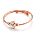 Bracciale a quadrifoglio in oro rosa con trama a corda ritorta e inserti di cuore in conchiglia - Oro Rosa (KB106702-K)