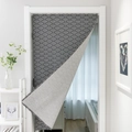Erdgelber geometrischer Türvorhang mit schwarz-weißem Seigaiha-Wellenmuster - 60x140 / Navy Fischschuppenmuster
