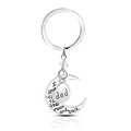 Detail van zilveren maan en hart sleutelhanger met I Love You to the moon and back gravure - Vader Stijl Sleutelhanger (D1002dad)