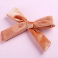 Dettaglio fiocco per capelli in velluto da 5 pollici color rosa-arancio con clip a coccodrillo - Arancione