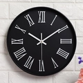 Orologio da parete moderno 30cm con quadrante nero opaco e numeri romani bianchi - Nero