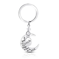 Detail van zilveren maan sleutelhanger met I Love You To The Moon and Back en Uncle tekst - Oom Stijl Sleutelhanger (D1002uncle)