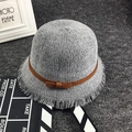 Cappello a secchiello grigio in maglia per bambini con fiocco e bordo sfrangiato - Grigio