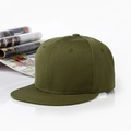 Berretto da baseball verde militare a tesa piatta con design a sei pannelli - Regolabile / Verde Militare
