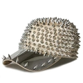 Berretto punk con borchie metalliche argentate su base in ecopelle beige di qualità - Regolabile (55-59cm) / Base Cachi Borchie Argento