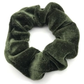 Chouchou en velours vert foncé avec une texture plissée douce et forme ronde classique - Vert Militaire