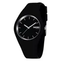 Montre à quartz en silicone noir minimaliste avec finition mate en vue de 45 degrés - Noir-Aiguilles Blanches