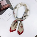 Elegante foulard in seta 70cm con fiori, stampa marina e bordo rosso donna - 70cm / Cammello Conchiglia Floreale