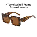 Square tortoiseshell sunglasses with brown lenses and wide legs in trendy retro style - Tortoiseshell Frame Tea Lens
