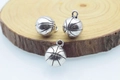 Tre ciondoli a forma di basket in metallo argento per creazione di gioielli - 8457 Pallacanestro 4.4g-11x14mm
