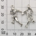 Ciondoli a forma di giocatore di football americano argento con righello graduato - 9199 Atleta 1.5g-16x30mm
