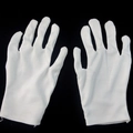Classic white magician gloves for Halloween performance on black background - One Size / White