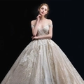 Robe de mariée luxueuse à épaules dénudées avec dentelle florale et paillettes - US 26W / Sans Manches Longueur Sol