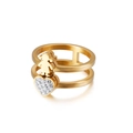 Anello dorato a doppio strato con cuore di cristalli e ciondolo a silhouette di ragazza - US 7 / Ragazza Oro (KR50161-GC)
