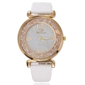 Detail of the sparkling rhinestone bezel and white glitter strap of the women's quartz watch - White