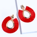 Elegantes pendientes bohemios de borlas de seda roja con marco de gota de oro pulido - Abanico Rojo