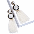 Bohemian witte kwastjes oorbellen met gouden randen en iriserende schelp inlays - Wit