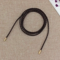 Cintura a corda in pelle PU intrecciata marrone scuro con punte in metallo dorato - Marrone