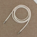 Eleganter cremeweißer Kordelgürtel mit silbernen Metallspitzen für Damenkleider - Weiß