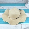 Cappello di paglia beige elegante con perle e fiocco marrone per spiaggia e mare - M (56-58cm) / Beige