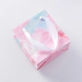 Geschenktüte aus Papier mit Marmortextur in Rosa und Hellblau und weißen Seidengriffen - Geschenktüte / Rosa Marmormuster