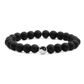 Vista macro del bracciale con perline nere opache e ciondolo con simbolo Yin e Yang - Pietra Nero Opaco