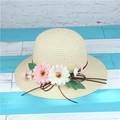 Beige woven straw sun hat for women featuring pink and white daisy floral decorations - M (56-58cm) / Beige