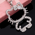 Collar con colgante de Hello Kitty plateado adornado con brillantes diamantes - Gato Plateado Lazo Blanco