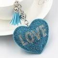 Himmelblauer Herz-Schlüsselanhänger mit LOVE-Kristallen und Lederquaste-Anhänger - Seeblau