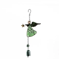 Detail van een engelenwindgong met groene glazen vleugels en een kleine metalen bel - Bubbelzak / Groene Engel (Hangende Bel)
