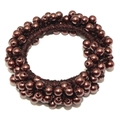 Elastico per capelli marrone scuro con perle finte lucide e fascia intrecciata - Marrone