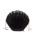 Elegante borsa a tracolla nera a forma di conchiglia con perla e catena d'oro - Nero