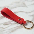 Portachiavi in pelle rossa a grana litchi con anello in metallo dorato lucido - Rosso