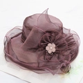 Elegante sombrero de sol en organza morada con ala ancha y detalle floral en 3D - Púrpura Oscuro