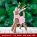 Figurine de renne de Noël en feutre de laine marron avec écharpe rose et selle décorée - Style 9 (Renne brun avec écharpe rose)