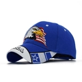 Detailweergave van borduurwerk op een blauwe USA-adelaar baseballpet - Verstelbaar / Blauwe Adelaar