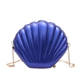 Elegante borsa blu a forma di conchiglia con finitura perlata e tracolla dorata - Blu