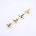 Eleganter Kolibri-Anhänger aus Gold mit farbenfrohen Opal-Inlays in Lila, Blau und Grün - Gold Mischfarbe Opal