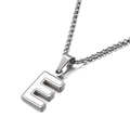 Collier moderne en acier inoxydable argenté avec pendentif lettre E blanc pour femme - Style E (KN81183-K)