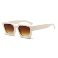 Detail of square oversized sunglasses with cream frame and brown gradient lenses - Beige Frame Gradient Tea Lens