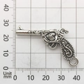 Colgante revólver plata antigua con motivos florales muestra 43mm en la escala - Pistola 9172 (7,2g)