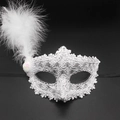 White lace masquerade half-mask with silver sequins and elegant side feathers - Top Hat Feather White